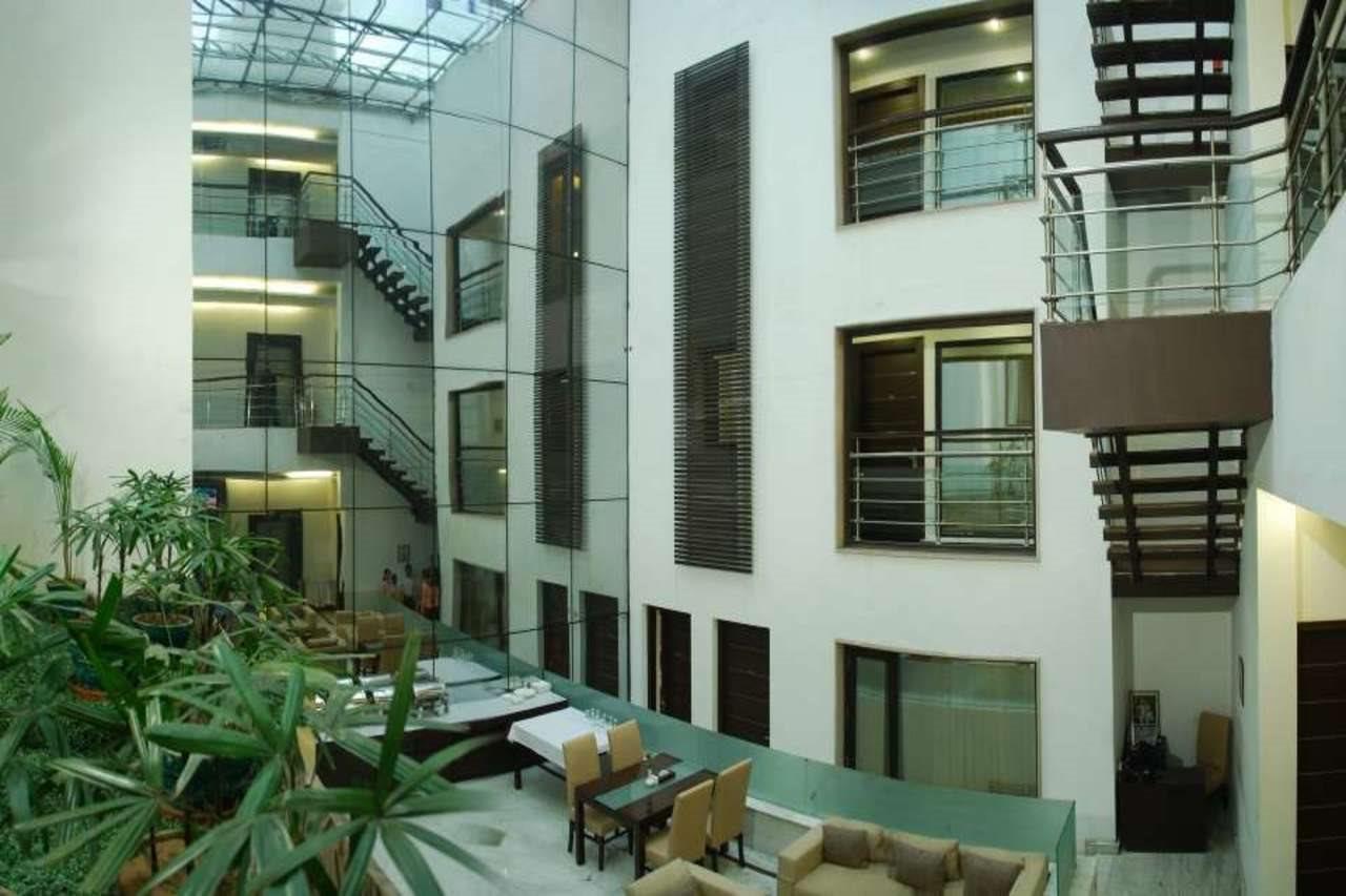 Hotel La Suite Нью-Дели Экстерьер фото