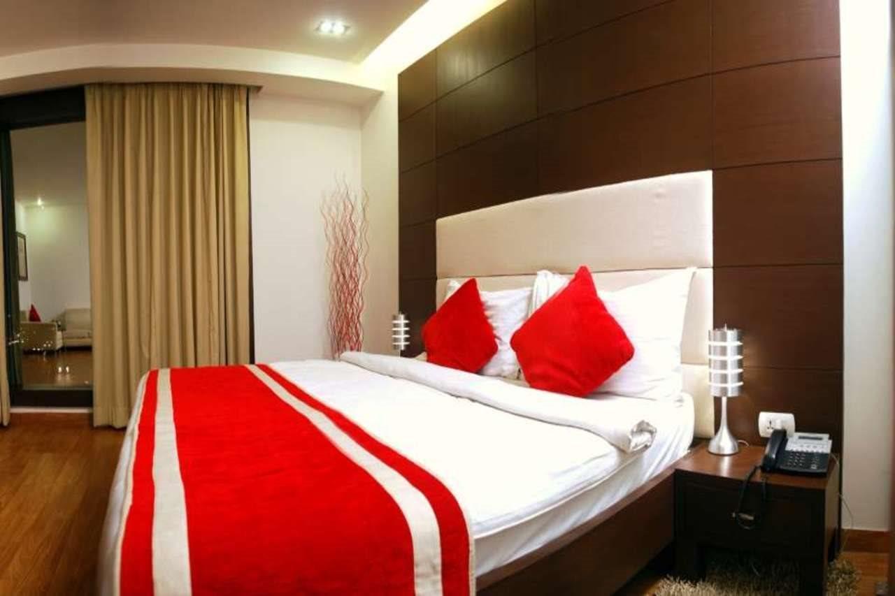 Hotel La Suite Нью-Дели Экстерьер фото