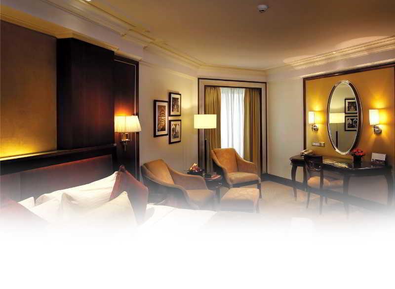 Hotel La Suite Нью-Дели Экстерьер фото